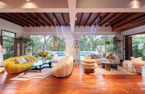 Suan Luang Villa | Spacious Villa in Bangkok with Pool & Prime Sukhumvit Location