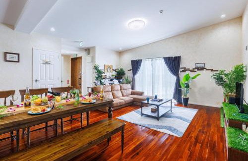 Yaese House | Perfect Getaway: BBQ-Friendly Home for 10 in Southern Bliss