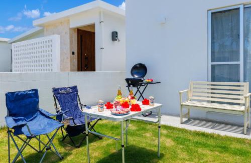 Yaese House | Perfect Getaway: BBQ-Friendly Home for 10 in Southern Bliss