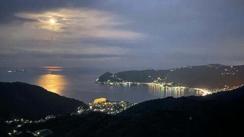 Atami House | Discover 望洋閣: Family-Friendly with Great Amenities