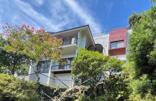 Atami House | Discover 望洋閣: Family-Friendly with Great Amenities