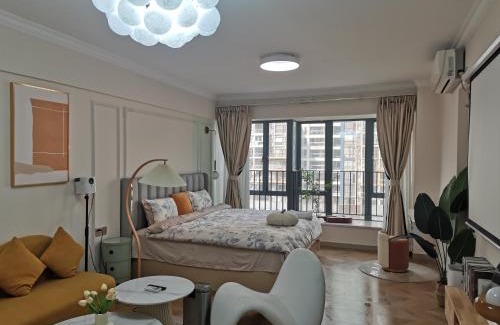 Haizhu Apartment | Cozy Stay at 杰西民宿广州塔店 - Pet Friendly & Breakfast Included