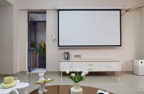 Haizhu Apartment | Cozy Stay at 杰西民宿广州塔店 - Pet Friendly & Breakfast Included