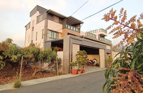Fangliao House | Family-Friendly Stay at 枋寮鳥窩窩 with Kitchen Access