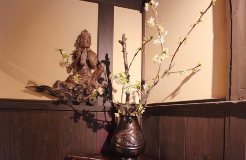 Shijo House | Unforgettable Stay at Haku Hakumachiya with Breakfast & Hot Tub