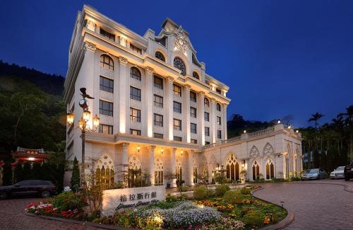 Nanzhuang House | Discover Grasse Grace Manor: Family-Friendly Retreat Awaits