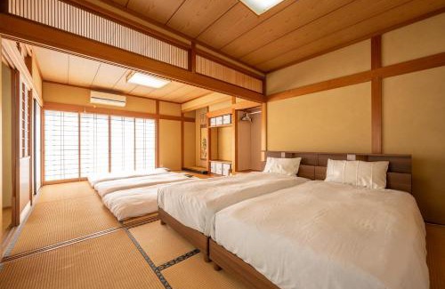 Asakura House | 桜たろう紅葉じろうの都-フルリノべ最大9名キッズ大好評!博多駅空港50分湯布院別府90分 アウトレット コストコでお買い物