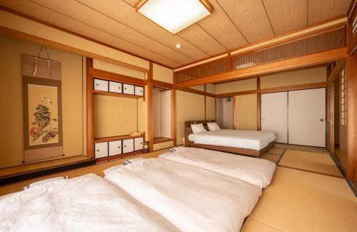 Asakura House | 桜たろう紅葉じろうの都-フルリノべ最大9名キッズ大好評!博多駅空港50分湯布院別府90分 アウトレット コストコでお買い物