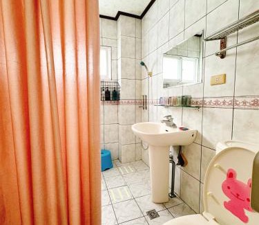 Dongshan House | Family-Friendly Stay at Plum Blossom Inn in Kaga