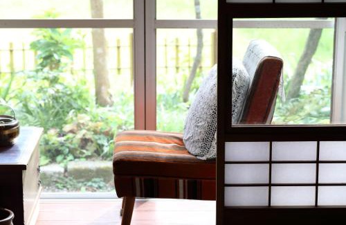 Takashima House | Discover 棚田ハウス: Pet-Friendly Getaway with Hot Tub