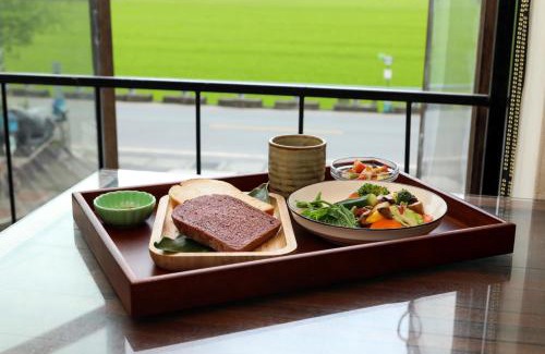 Chishang Bed & Breakfast | Family-Friendly 楊桃墅民宿 with Kitchen Amenities