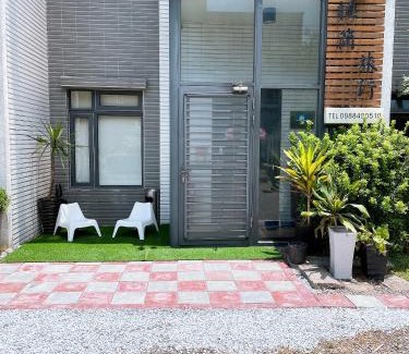 Wujie House | Top-Rated Simple Travel B&B - Pet Friendly & Family Focused