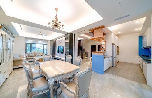Dongshan House | Relax at Leshanshui Leisure Farm Homestay with Breakfast