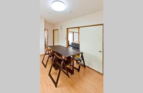 Konan Ward Apartment | Convenient Getaway: 10 Mins to Yokohama, Free Wifi