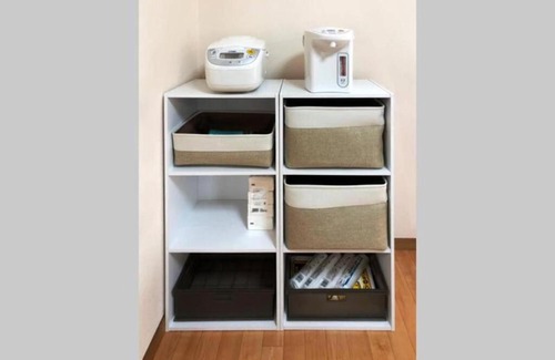 Konan Ward Apartment | Convenient Getaway: 10 Mins to Yokohama, Free Wifi