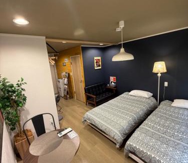 Nabegayato Apartment | Convenient Stay at American Apartment near Yokota Air Base