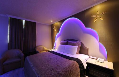 Shulin Hotel | Budget-Friendly Full Moon Motel: Perfect for Families
