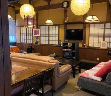 Gujo Apartment | Family-Friendly Stay at 民泊Azoo for Your Next Adventure