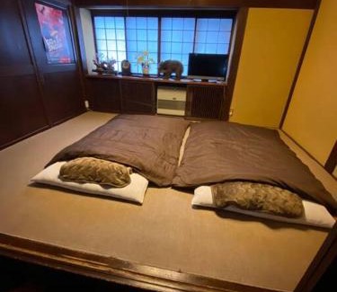 Gujo Apartment | Family-Friendly Stay at 民泊Azoo for Your Next Adventure
