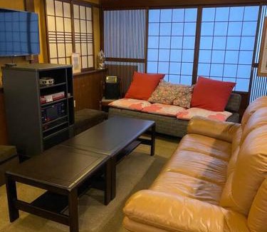 Gujo Apartment | Family-Friendly Stay at 民泊Azoo for Your Next Adventure