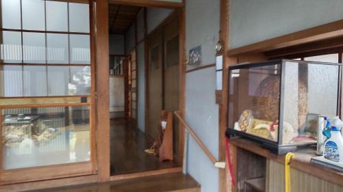 Satte Apartment | Cozy 民泊M103: Family-Friendly with Kitchen & Hot Tub