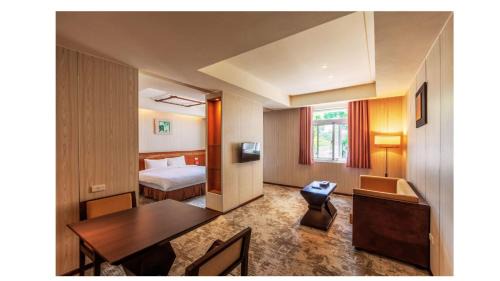 Touwu Hotel | Discover Water Moonlight Resort - 4-Star Family Retreat