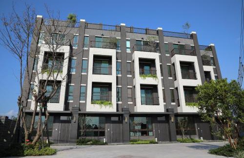 Tongle Village House | Discover 水玥椰林民宿: Child-Friendly Retreat with 9.2 Rating