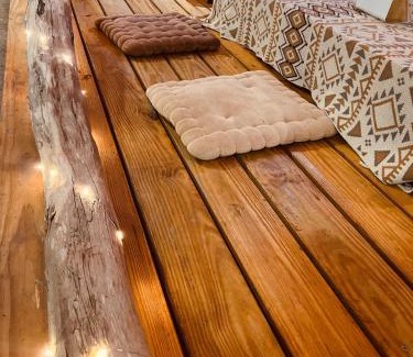 Lyudao House | Relax at Water Blue: Oceanfront Retreat with Pet-Friendly Perks