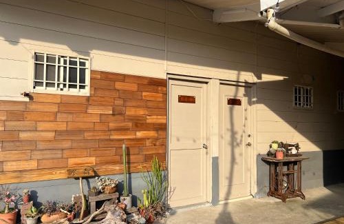Lyudao House | Relax at Water Blue: Oceanfront Retreat with Pet-Friendly Perks