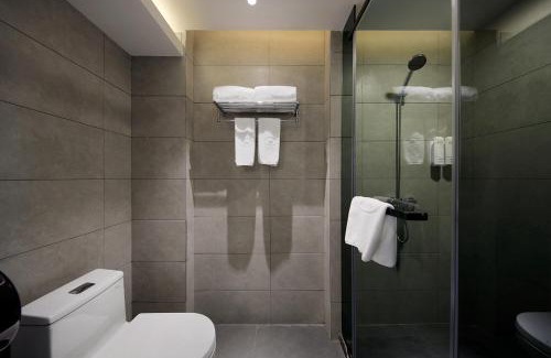 Bao'an Hotel | Exceptional Stay at Hangyong Ree Hotel near Shenzhen Airport