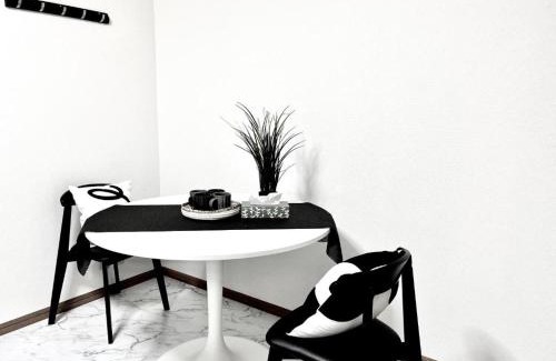 Kita House | Convenient 2-Room Getaway, Just 2 Minutes from Ikebukuro