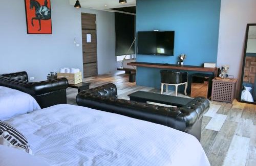 Magong House | Relaxing Days at 沐日海邊民宿 with Pool & Family Fun