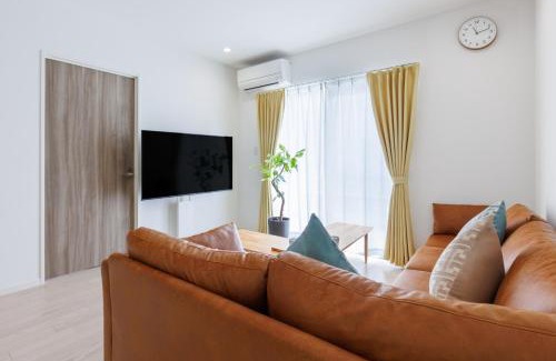 Gushikawa House | 沖縄うるま市 最大9名OK BBQ 徒歩1分で天然ビーチ 広々3部屋の快適ステイ Villa Ohana