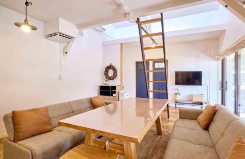 Fujikawaguchiko Villa | Cozy Cottage Harvest Tree with Hot Tub & Fireplace