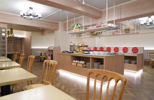 Kaohsiung City Centre Hotel | Welcoming River Inn Zili: Family-Friendly Retreat Awaits