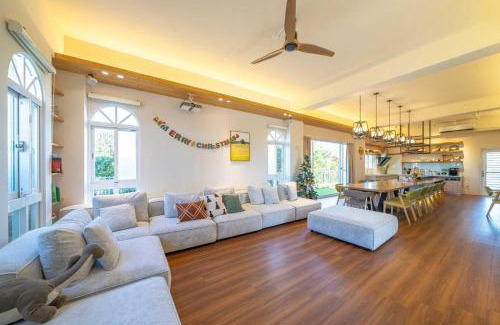 Wujie Villa | Riverfront Bliss: Eco-Friendly Garden Retreat Awaits You