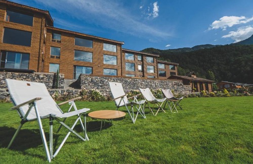 Lugu Lake - Ninglang Hotel | 泸沽湖千山继酒店 Lugu Lake Qianshanji Hotel