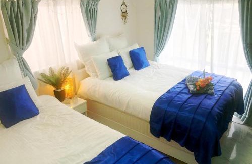 Kadena-cho Villa | Family-Friendly Terrace House with Ocean Views Awaiting You!