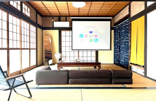 Etajimacho Akizuki Apartment | Relax by the Sea: A Family and Pet-Friendly Retreat