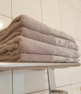 Lyudao House | Exceptional Stay at Hemingway: Breakfast & Family-Friendly