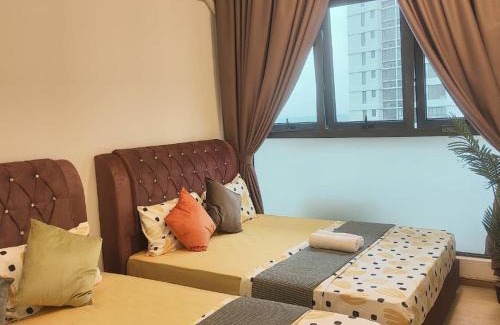 Central District Apartment | Oceanfront Retreat: Family-Friendly Suite at Danga Bay