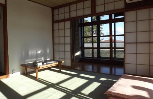 Futami House | Cozy Oceanfront Guesthouse - Perfect for Families!