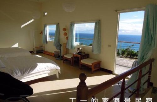 Chenggong House | Oceanfront Bliss at Sun Motel with 8.7/10 Guest Rating