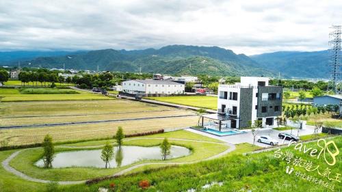 Yuanshan Apartment | Relaxing Retreat at 淞湘卉館 Villa with Pool & Breakfast