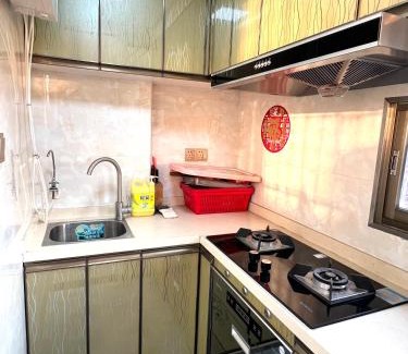 Longhua District Apartment | Discover 深圳龍華窩潮公寓 near 福田口岸, Child Friendly