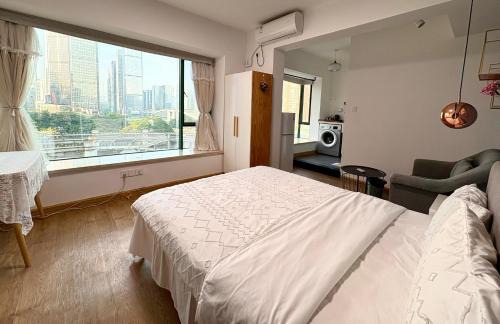 Central Business District Apartment | Family-Friendly Stay at 深圳LaCave公寓 with Great Reviews