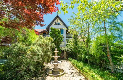 Ren'ai House | Enchanting清境英格曼花園民宿: Family-Friendly Retreat