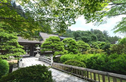 Koyasan Hotel | Experience Tranquility at 清浄心院 with Kitchen Amenities