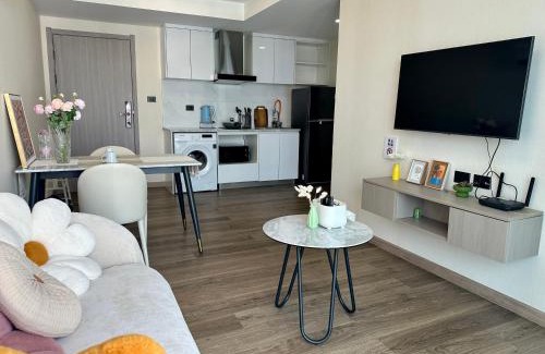 Chiang Mai Apartment | Top-Rated 清迈一号 Apartment with Pool & WiFi Access