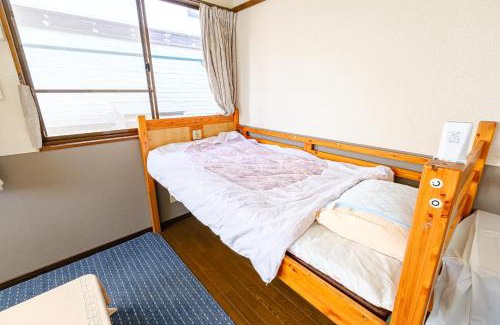 Nagasaki House | Cozy 渡邊民泊: Pet & Child Friendly Retreat